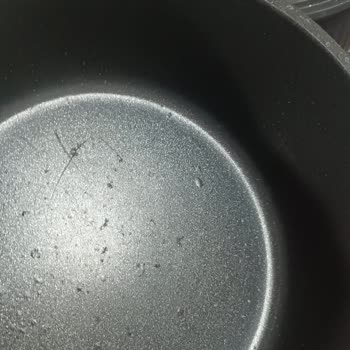 Taç Mutfak Valeria Tencere Setindeki Kabarcıklara Hızlı Ve Ücretsiz Çözüm