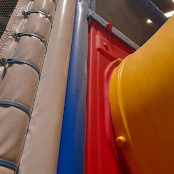 Hijyen Eksikliği Ve Kırık Oyuncaklar Ücretli Oyun Alanını Tatmin Etmedi