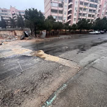 Şanlıurfa Batıkent Mahallesi 8003. Sokaktaki Çukurlar Çocukları Tehlikeye Atıyor