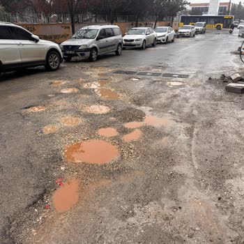 Şanlıurfa Batıkent Mahallesi 8003. Sokaktaki Çukurlar Çocukları Tehlikeye Atıyor