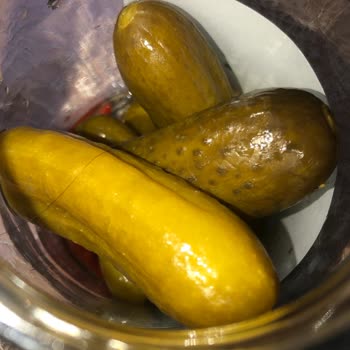 Galle Turşusunda Küf Ve Kıl Görüntüsü: Hijyen Sorunu Ve Özür Talebi