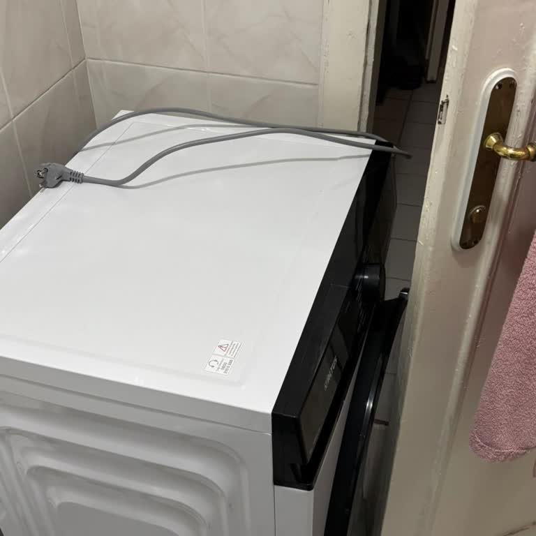 Kurulum Sırasında Eski Makine Çıkarılmadı Ve Yeni Makine Kapıyı Engelliyor