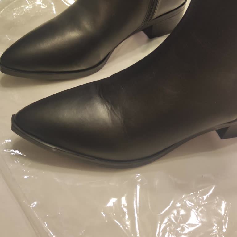 Kırılmış Ve Defolu Ayakkabı Gönderimi, İade Talebinin Hızlı Onayı