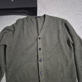 Massimo Dutti Yün Hırkasında Hızlı Tüylenme Ve Çözüm Reddi