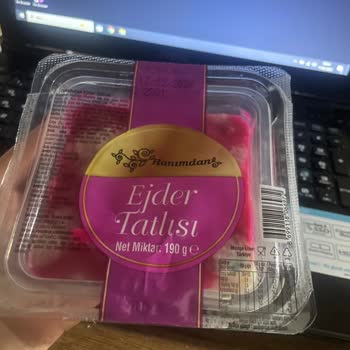 Hanımdan Ejder Tatlısı Küflü Çıktı Sağlık Endişesi Ve Güven Kırılması