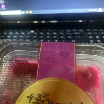 Hanımdan Ejder Tatlısı Küflü Çıktı Sağlık Endişesi Ve Güven Kırılması