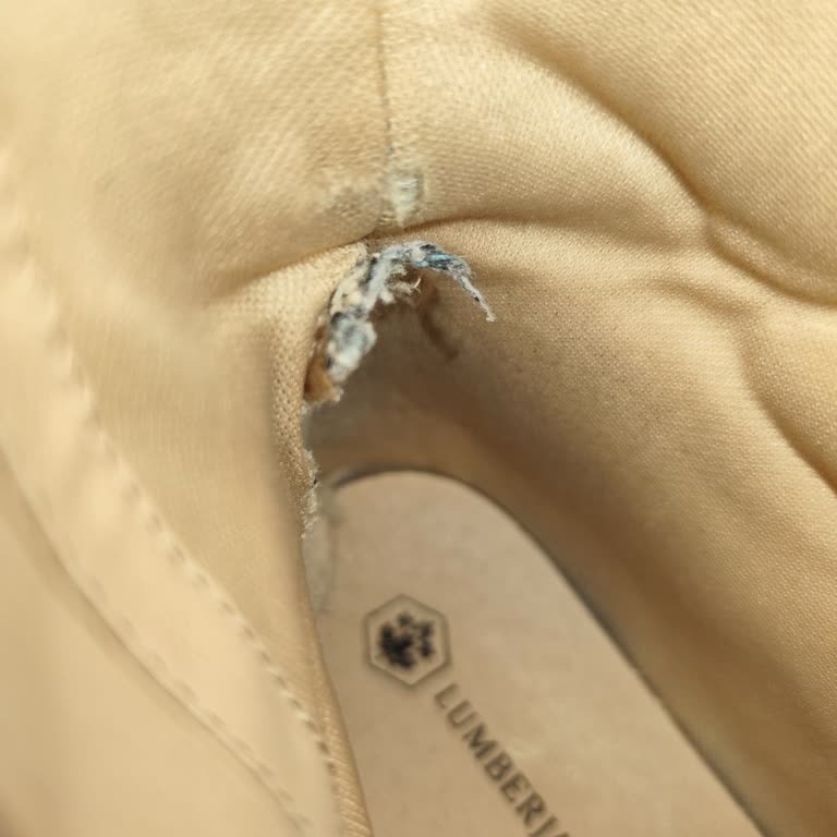 Az Kullanıma Rağmen Hızla Deforme Olan Ve Renk Değişen Lumberjack Botu