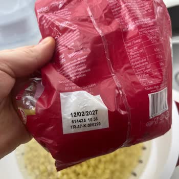 Yeni Makarna Paketi Böceklerle Dolu