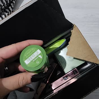 Sephora’dan Hediye Paketi Olmadan Ve Yanlış Miktarda Ürün Gönderimi