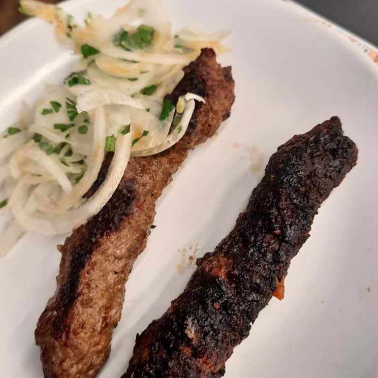 Yanmış Kebap Ve Sert Et İçin Ücret İadesi Talebi