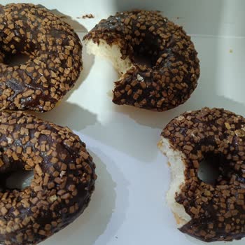 Migros Mağazasında Çikolatasız Ve Bayat Donut Şikayeti