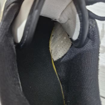 Adidas Kadın Ayakkabısının Erken Yıpranması Ve İade Talebi