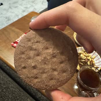 Ülker Halley Çoklu Paketin Çikolatası Beyazladı, Kreması Sarardı Ve Gıda Güvenliği Endişesi