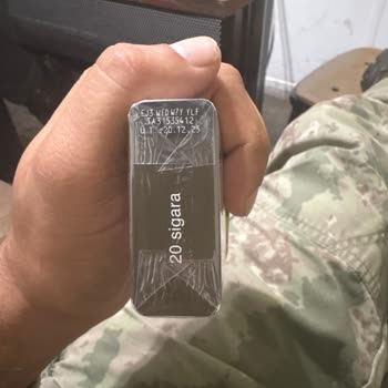 Parliament Night Blue Sigara Paketlerinde Odun Parçası Gibi Sert Dolgu