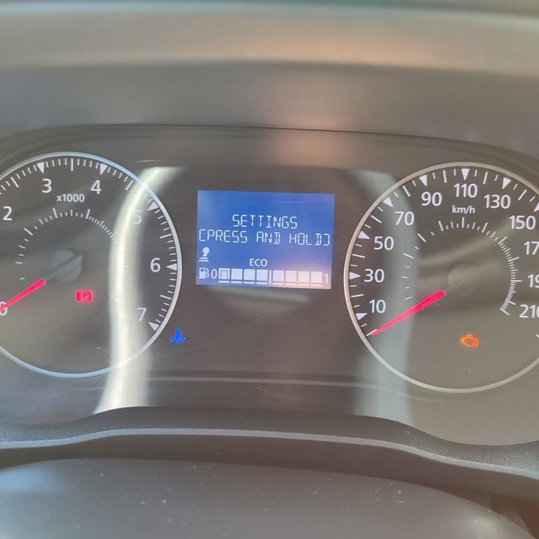 Renault Express Gösterge Panelindeki Donma Ve Dil Değişim Sorunu