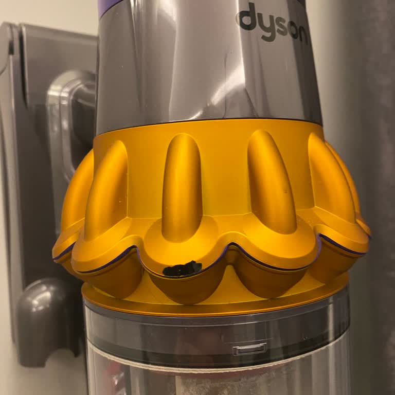 Dyson V15 Submarine'da Çabuk Kozmetik Aşınma Ve Çekiş Gücü Eksikliği