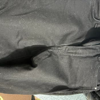 Keten Pantolonun Paça Yırtığı Ve Renk Solması İçin Uzun İnceleme Süreci