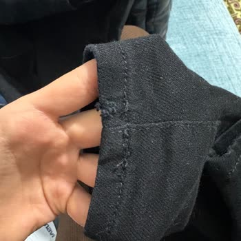 Keten Pantolonun Paça Yırtığı Ve Renk Solması İçin Uzun İnceleme Süreci