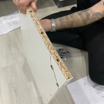 Kırık Sehpa Ve Bir Aylık Gecikme Sonrası Cevapsızlık