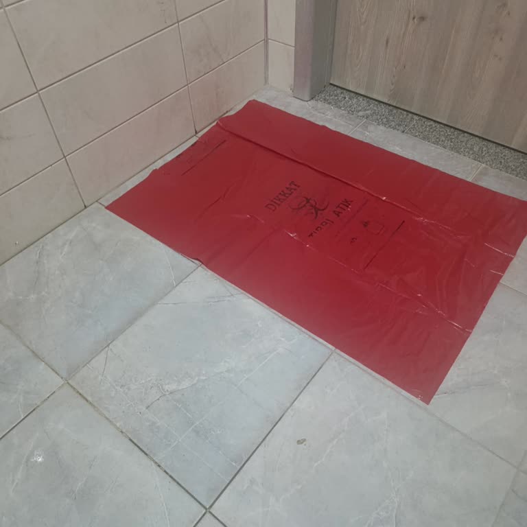 Kirli Tuvalette Çocuğa Lavman Zorunluluğu: Hastane Hijyen İhmal Ediyor