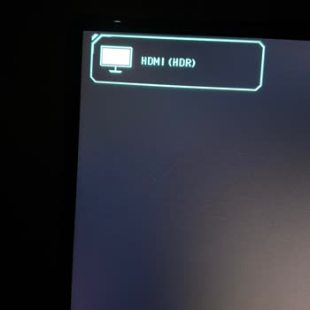 Samsung Monitörde Çizik Nokta Ve Değişim Talebi