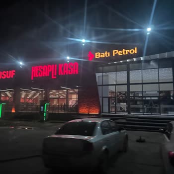 Köfteci Yusuf Garson Tarafından Zorla Masadan Çıkarılma ve Saygısız Muamele