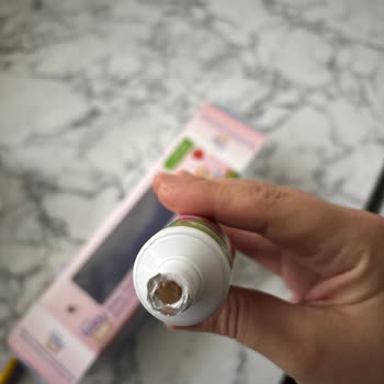 Ebebek'ten Gelen Diş Macununda Kahverengi Kalıntı Ve Geri Dönüş Almama