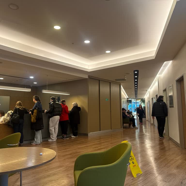 Acil Serviste Doktor Yok, İç Hastalık Doktoruna Yönlendirildim Ve Katılım Ücreti Alındı