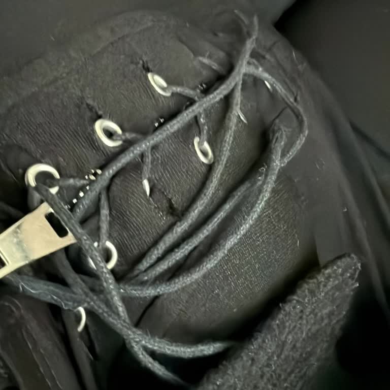 Akça Butik'ten Aldığım Taytlar Kısa Sürede Yırtıldı Ve Müşteri Hizmetlerinden Cevap Gelmedi