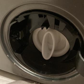 Arızalı Çamaşır Makinesinin Hasarlı Olarak Geri Getirilmesi Ve Sıfır Değişim Talebi