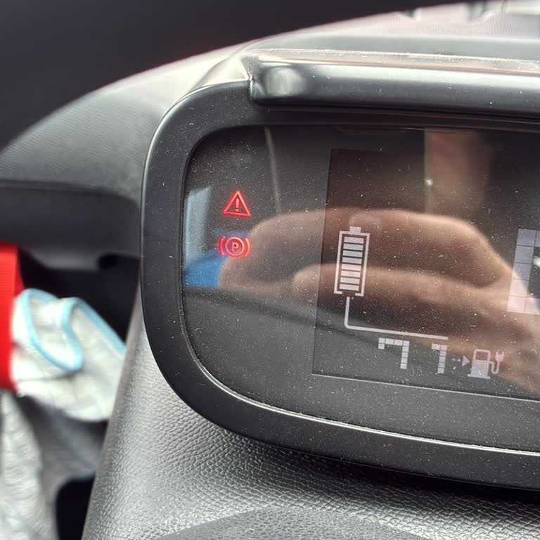 Sıfır Kilometre Citroën Ami'de Tekrarlayan Kilit Arızası Ve Kalıcı Çözüm Talebi