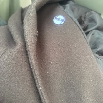 LCW Kabanında Hızlı Tüylenme Ve Astar Yırtılması