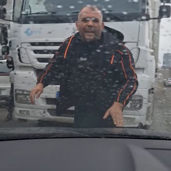 İstanbul Esenyurt’ta Dilek Grup Şoförünün Tehlikeli Saldırısı Ve Araç Zararları