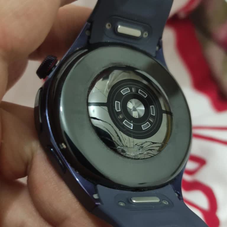 Huawei Watch 5 Şarj Sorunu Ve Çatlak Nedeniyle Ücret İddiasına Karşı Çözüm Talebi