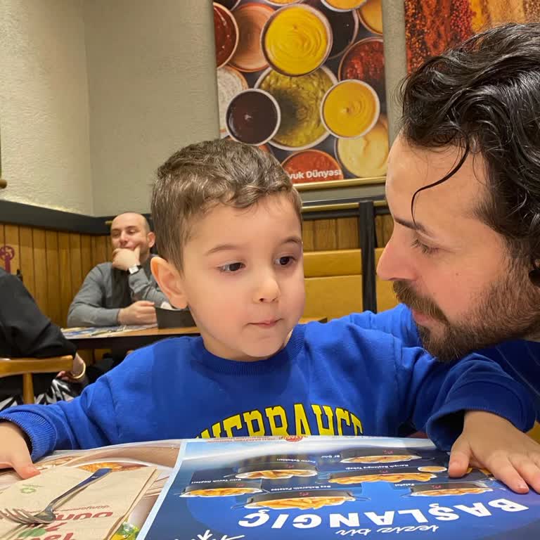 Tavuk Dünyası'nda Yemeğe Saç Teli Düşmesi Ve İlgisiz Personel