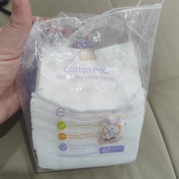 Bebek Temizleme Pamuğu Toz Parçacığı Salıyor Ve Boğaza Kaçıyor