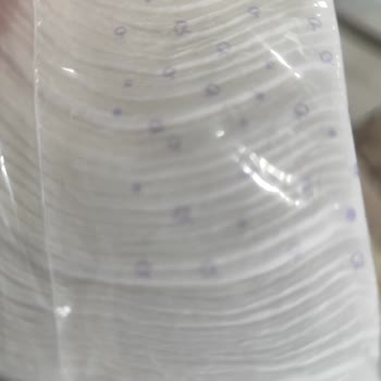 Bebek Temizleme Pamuğu Toz Parçacığı Salıyor Ve Boğaza Kaçıyor