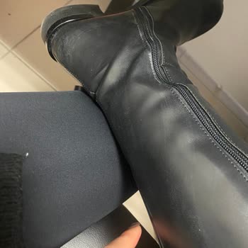 Marjin Çizmesinde Beyaz Lekeler: Kısa Sürede Deforme, İade Bekliyor