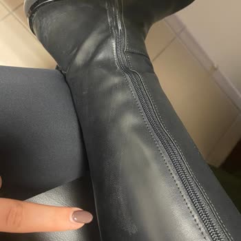 Marjin Çizmesinde Beyaz Lekeler: Kısa Sürede Deforme, İade Bekliyor