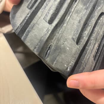 İlk Yağmurda Su Alan Ve Çatlayan Bot İçin Ürün Değişimi Talebi