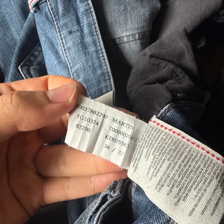 Kumaş Yıpranması Ve Yırtılması Nedeniyle Pantolon Değişimi Talebi