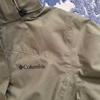 Columbia Montunda Cırt Cırt Bölgesinde Hızlı Tüylenme Ve Görünüm Bozulması