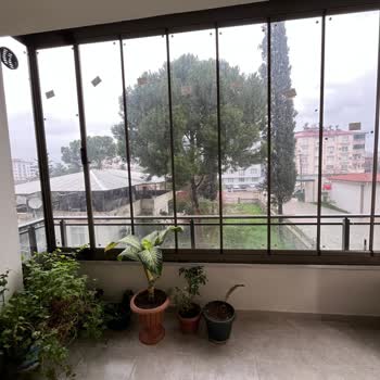 Kırık Camın Değişimi İçin Aylarca Bekleme Sonucu: İade Talebi
