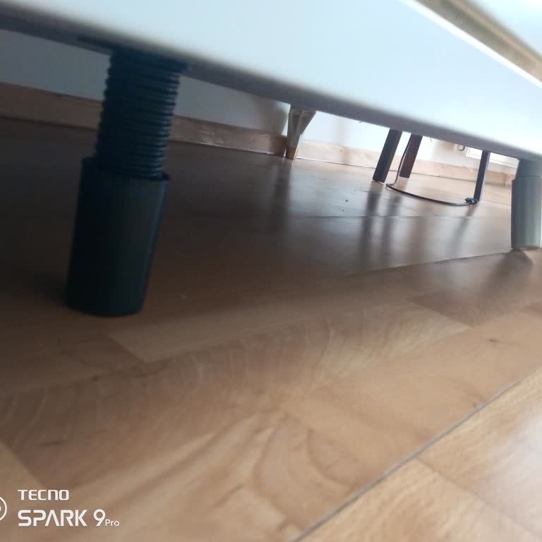 Modalife'de Kırılan Koltuk Ayakları Ve Yedek Parça Yokluğu