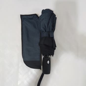 Kullanılmamış Tam Otomatik Şemsiye Açılmıyor Ve Değişim Talep Ediyorum