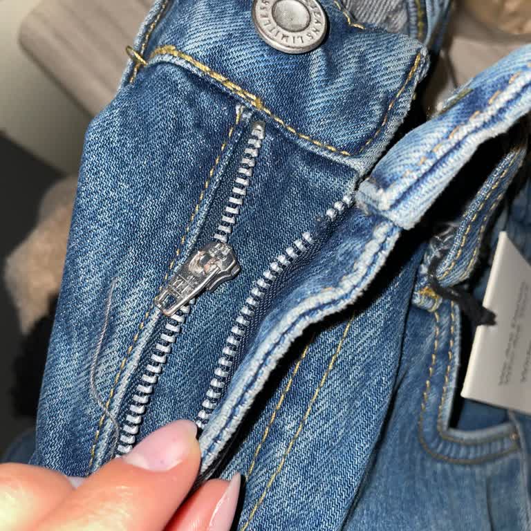 Fermuarı Bozuk Gelen Pantolonun Hızlı İadesi Ve Sağlam Değişimi Talep Ediyorum