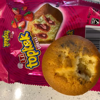 City Gross Ankara’da Satın Alınan Eti Topkek Çilekli Üründe Siyah Lekeler Ve Hijyen Sorunu