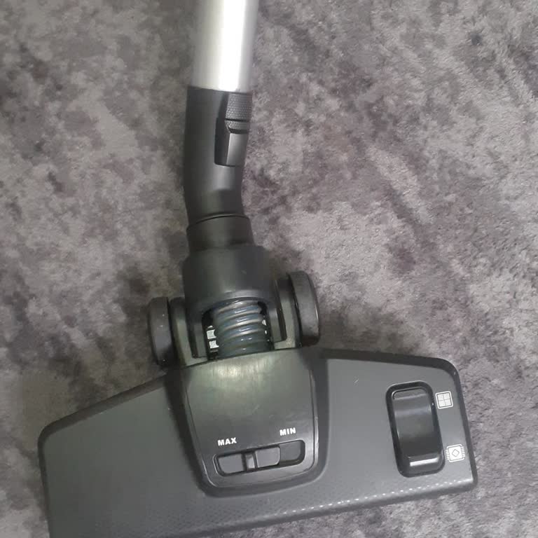 Fakir Turbo Veyron Süpürge Başlığında Boru Sürekli Yırtılıyor