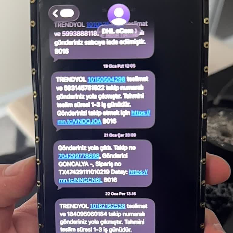 Görseldeki Ürünle Uyuşmayan Elbiseler Ve Cevapsız İade Talebi