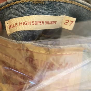 Boyner'den Kullanılmış Ayakkabı Ve Yanlış Kot Pantolon Gönderimi